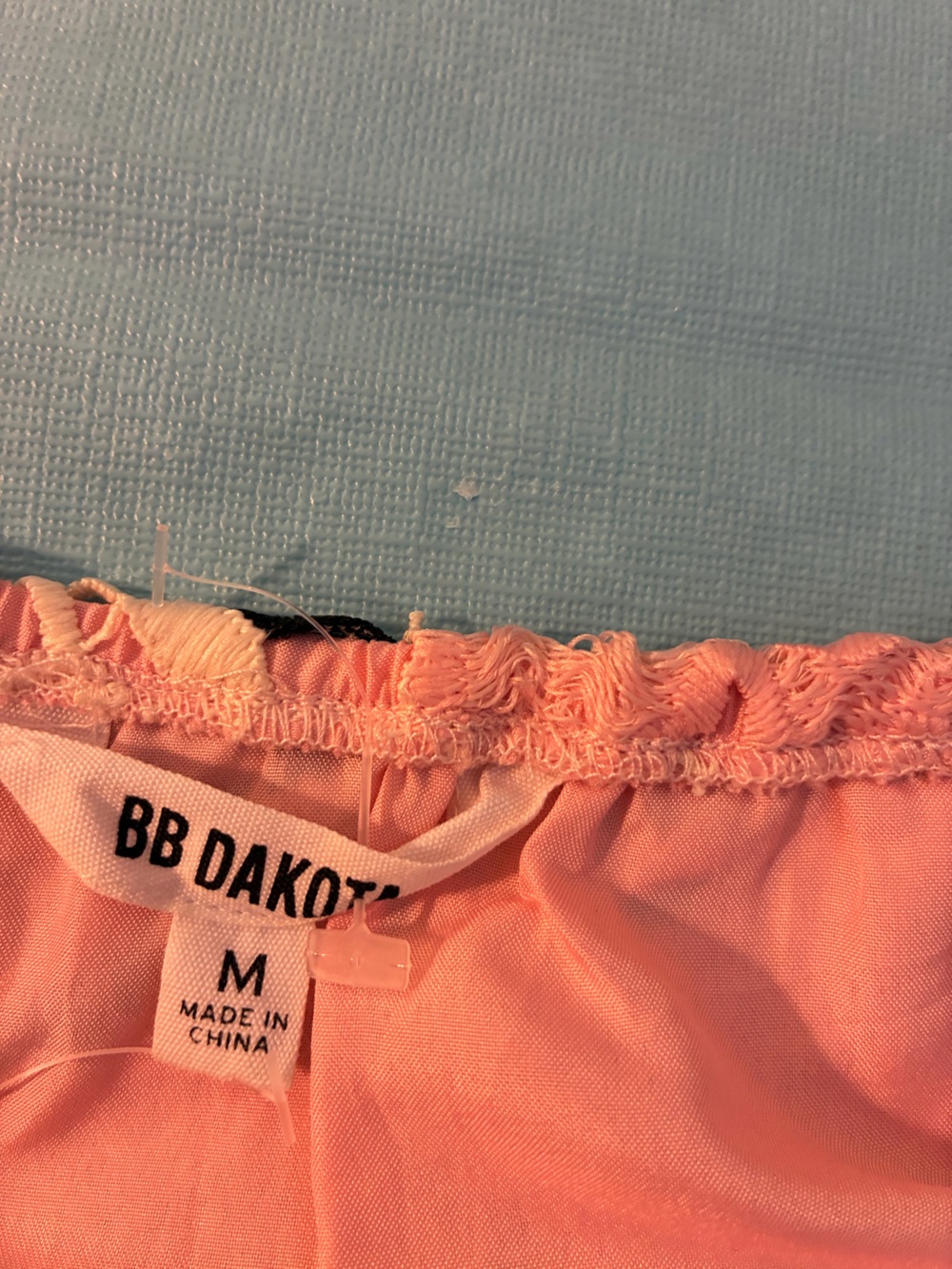 BB Dakota Pink Floral Lace Crochet Short Sleeve Top Size Medium - Picture 4 of 6
